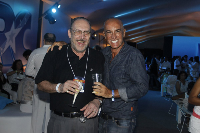 Show de Natal de Roberto Carlos na praia de Copacabana: Miele e Amim Kader