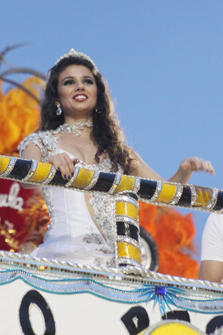 Paula Fernandes, musa do Rei