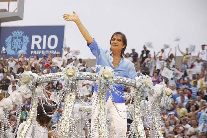 Roberto Carlos no desfile da Beija Flor