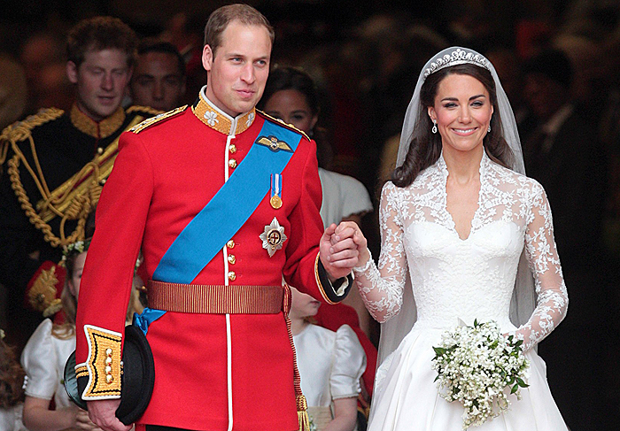 Os noivos deixam a Abadia de Westminster