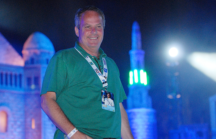 Jayme Monjardim na entrada do evento