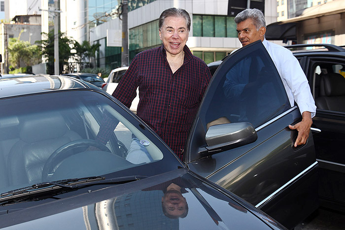 Silvio Santos cuida do visual em São Paulo