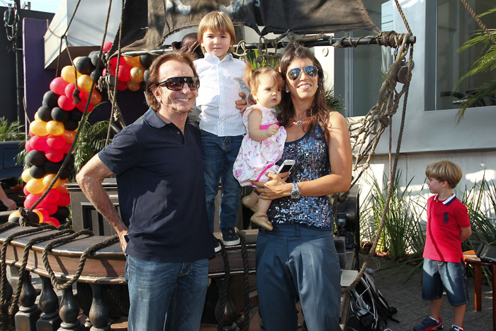 Emerson Fittipaldi comemora aniversário do filho, em São Paulo