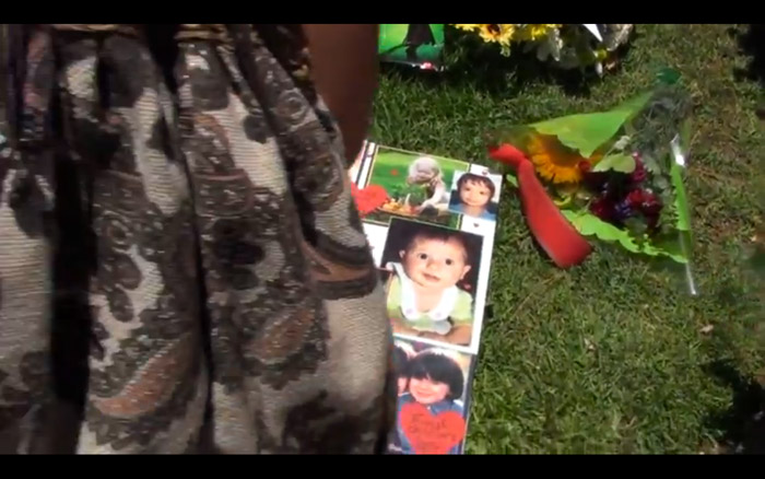 Fãs decoram túmulo de Michael Jackson com 10 mil rosas