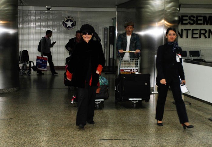 Estilosa, Liza Minelli desembarca em São Paulo