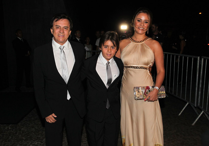 Chitãozinho com sua mulher Márcia Alves e o filho Enrico