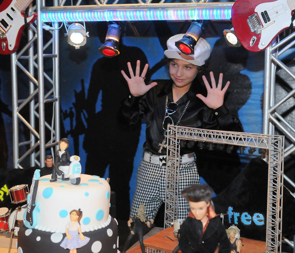 Guilherme Seta, o Davi de Carrossel, faz festa de aniversário