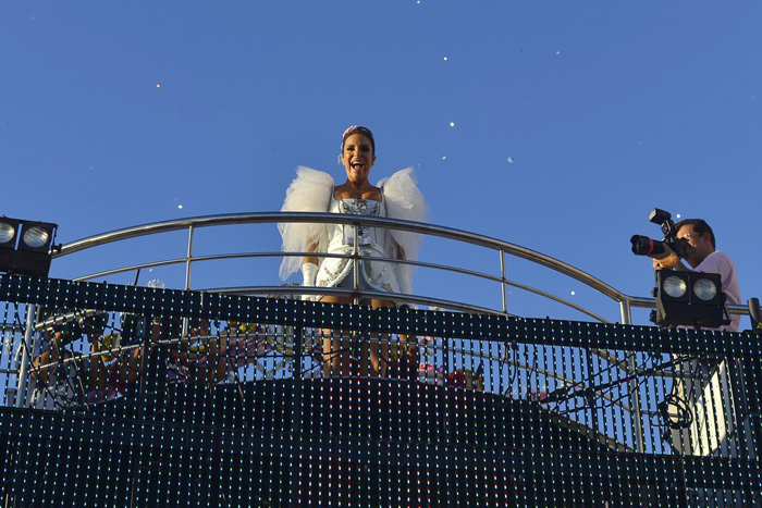 Ivete Sangalo tira onda de Maria Antonieta no agito do Barra/Ondina