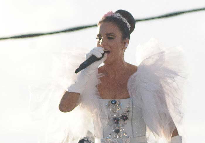 Ivete Sangalo tira onda de Maria Antonieta no agito do Barra/Ondina