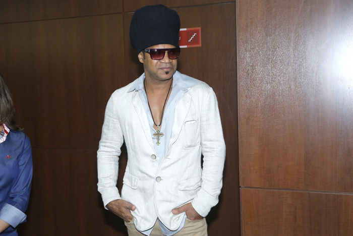 Neguinho da Beija-Flor e Carlinhos Brown falam sobre Emílio Santiago