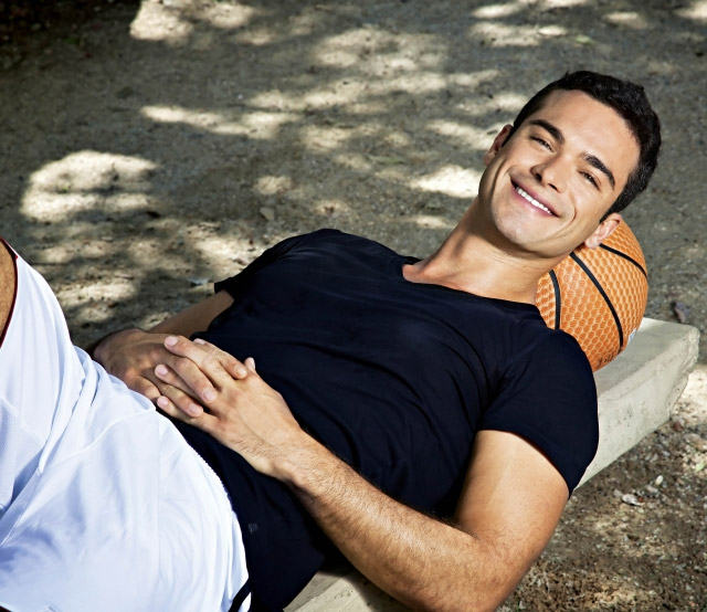 Sidney Sampaio diz que gosta de namorar e não administra bem o fato de ficar sozinho