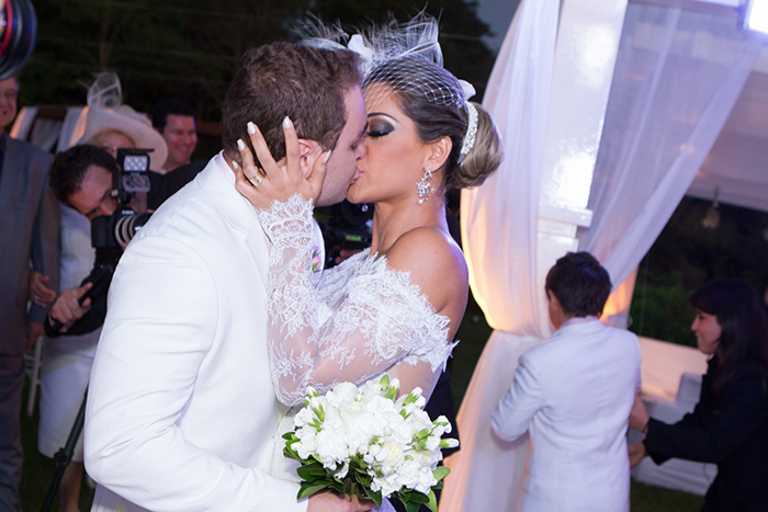  Mayra Cardi surpreende o noivo, Greto Guariz, em casamento surpresa