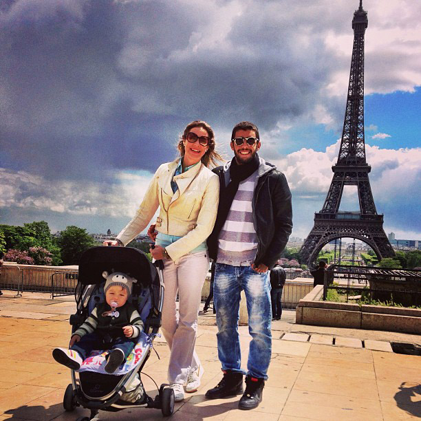Luana Piovani curte Paris com o marido e o filho