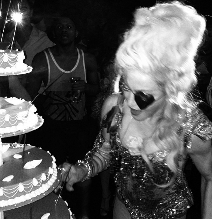 Madonna festeja seus 55 anos vestida de Maria Antonieta