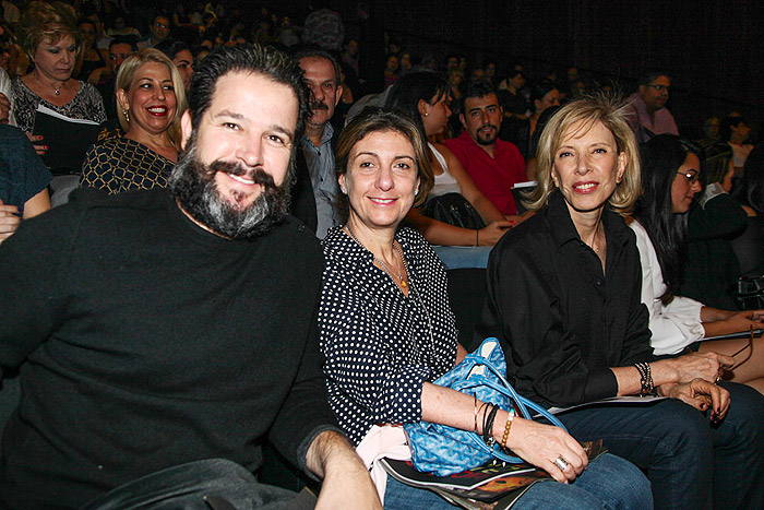 Murilo Benício e Marília Gabriela prestigiam evento de teatro