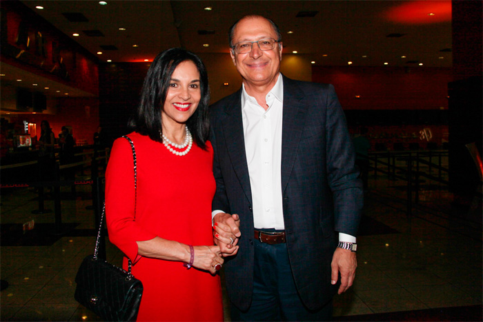 O governador de SP Geraldo Alckmin e a esposa Lu