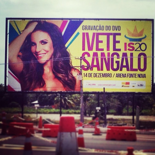  Scheila Carvalho confirma presença na gravação do novo DVD de Ivete Sangalo. Leia em O Fuxico!