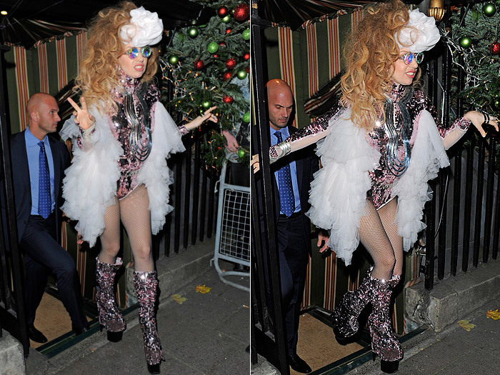 Lady Gaga usa look pra lá de excêntrico em show londrino