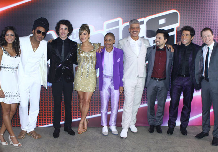 Finalistas, técnicos e apresentador