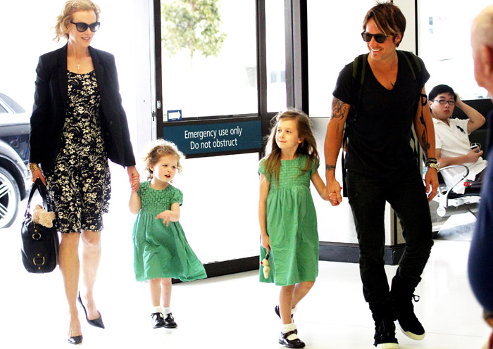 Nicole Kidman deixa Sidney com o marido e as filhas