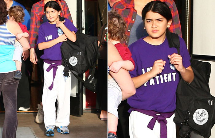 Blanket Jackson, caçula de Michael, conquista faixa roxa de caratê