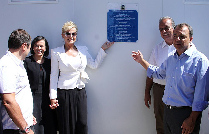 Xuxa inaugura escola que leva o nome de Hebe Camargo, no Rio
