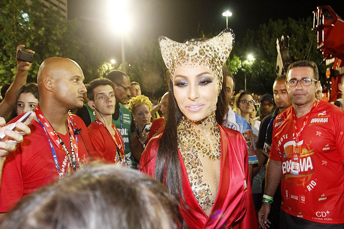 Sabrina Sato vira Onça Pintada para brilhar como rainha da Vila Isabel