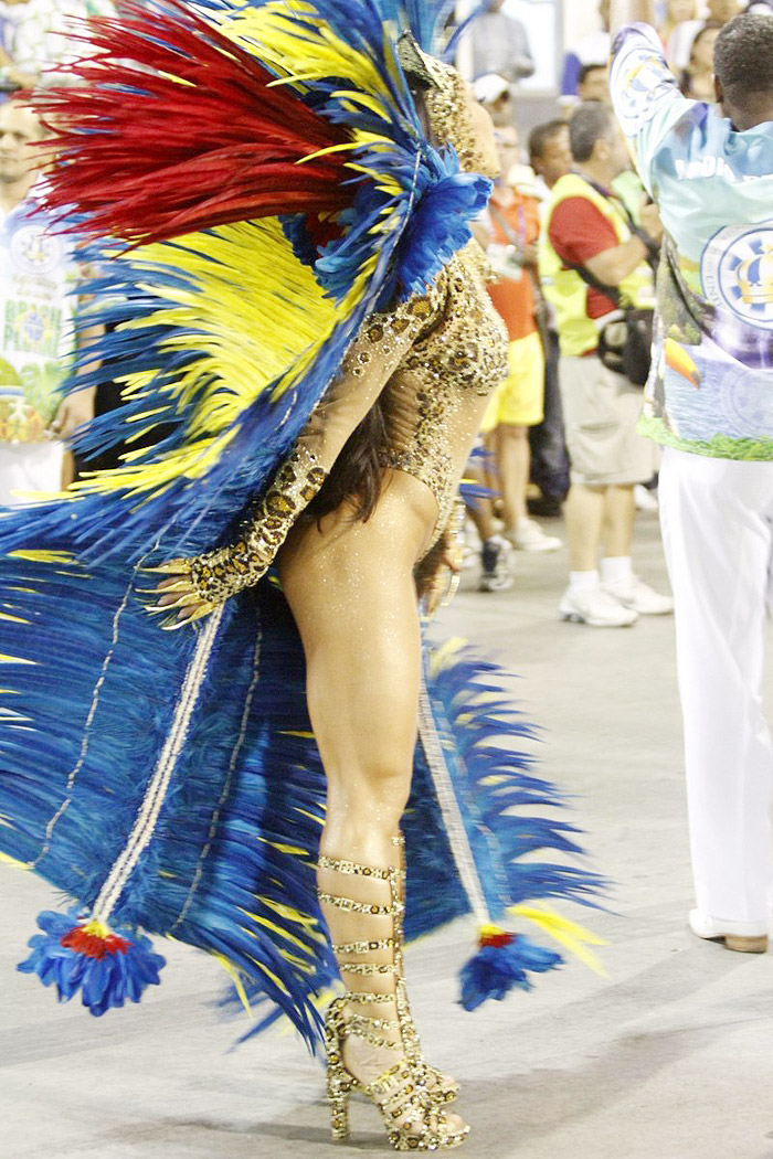 Sabrina Sato vira Onça Pintada para brilhar como rainha da Vila Isabel