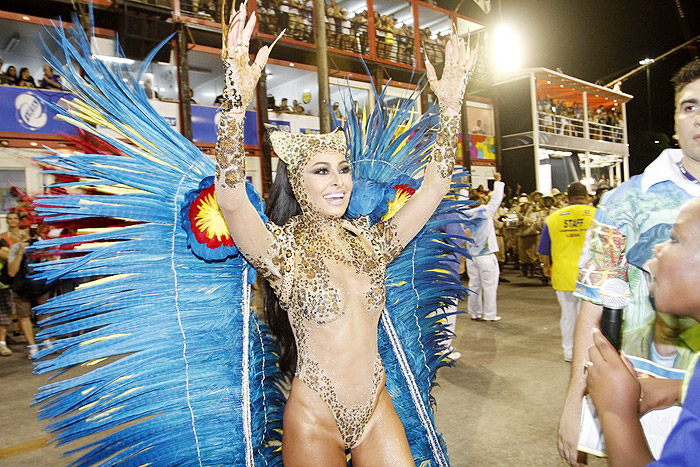 Sabrina Sato vira Onça Pintada para brilhar como rainha da Vila Isabel