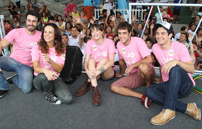 Famosos participam de Ação Global, no Rio de Janeiro