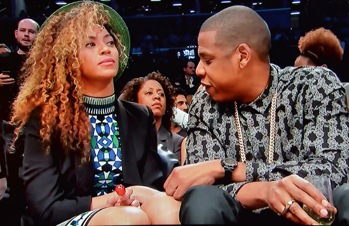 Fotos: Beyoncé e Jay Z assistem a jogo de basquete em NY - 03/11 