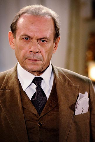 José Wilker como Coronel Jesuíno, em Gabriela