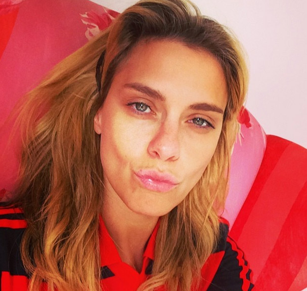 Carolina Dieckmann e mais famosos mostram torcida pela Alemanha