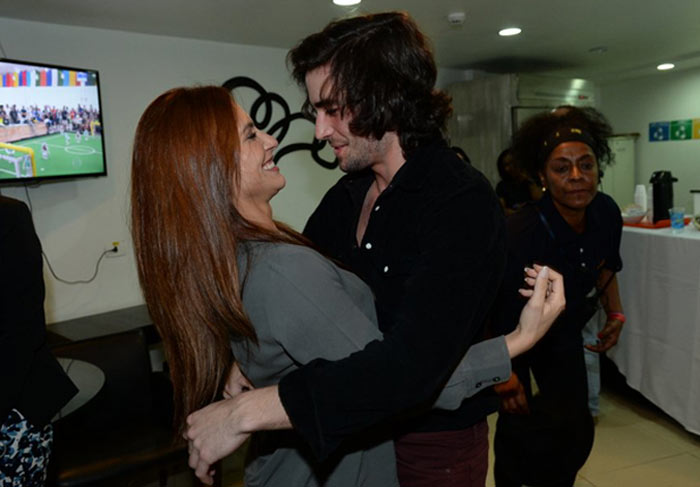 Fiuk e Cleo Pires põem o assunto em dia antes de show de rock