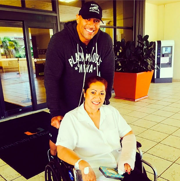  Mãe de Dwayne Johnson já recebeu alta do hospital