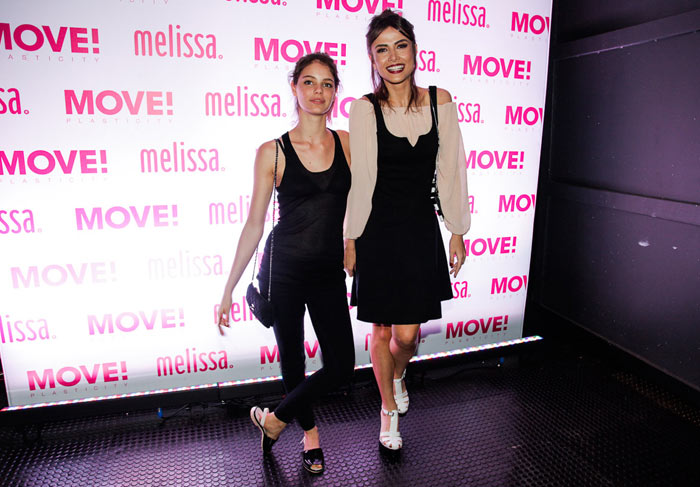 Maria Casadevall e Laura Neiva se divertem em abertura da mostra