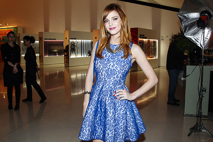 Titi Müler chega com vestido rendado à Premiação no Auditório Ibirapuera, em São Paulo