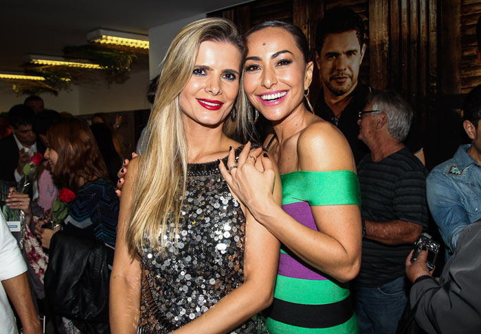 Sabrina Sato ‘causa’ no camarim de Zezé Di Camargo e Luciano