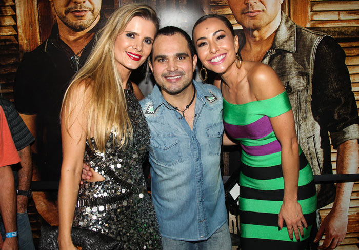 Sabrina Sato ‘causa’ no camarim de Zezé Di Camargo e Luciano