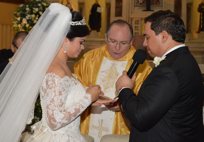 Latino agita festa de casamento de Xand, do Aviões do Forró