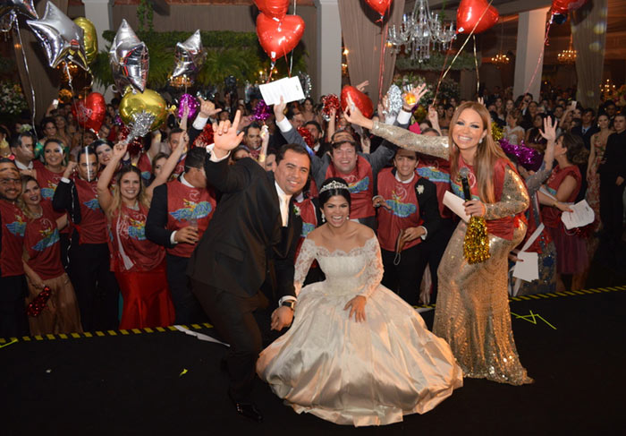 Latino agita festa de casamento de Xand, do Aviões do Forró