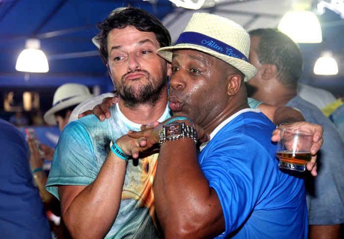 Crô e Xana! Marcelo Serrado e Ailton Graça se encontram e revivem personagens