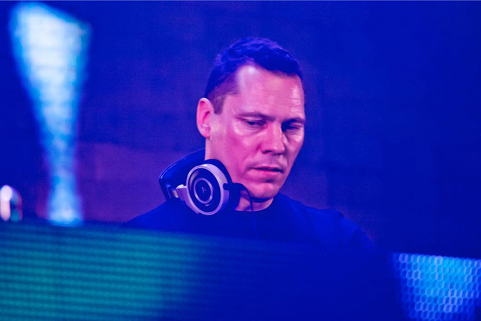 DJ Tiësto invade o carnaval baiano com sua música eletrônica