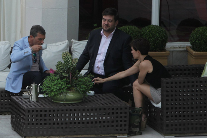 Antonio Banderas bate papo com Bruno Astuto em hotel famoso