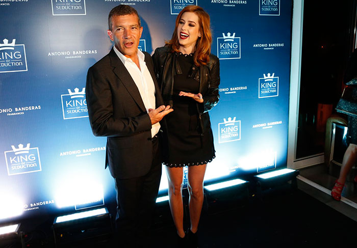 Antonio Banderas e Sophia Abrahão no lançamento do perfume King of Seduction