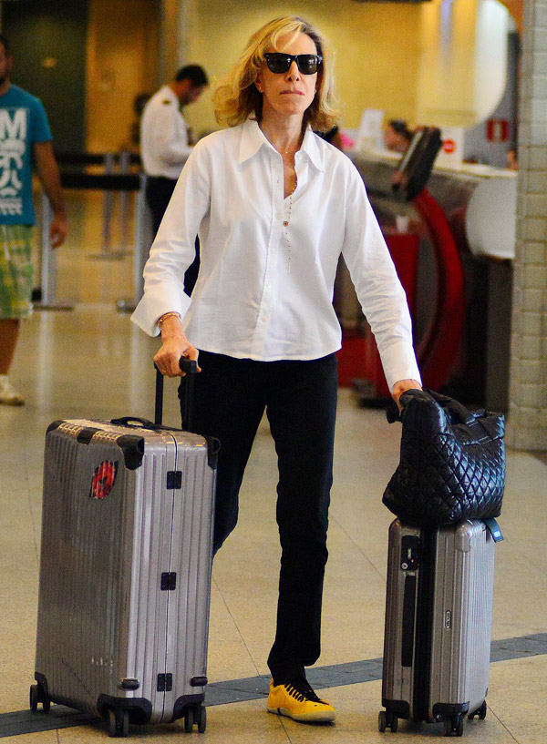 Cheia de bagagem, Marília Gabriela embarca no Rio 