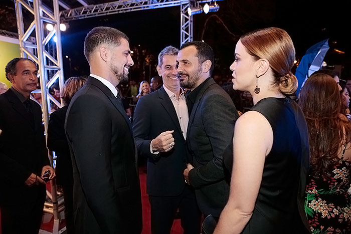 Cauã Reymond e Leandra Leal