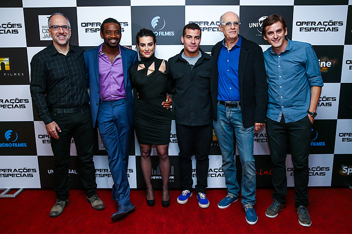 Cléo Pires e elenco se reúnem para pré-estreia de filme