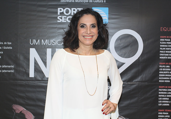 José Meyer prestigia estreia do musical Nine, no Rio