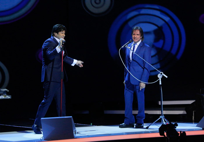 Roberto Carlos fez questão de contar com presenças ilustres no palco, como Paulo Ricardo